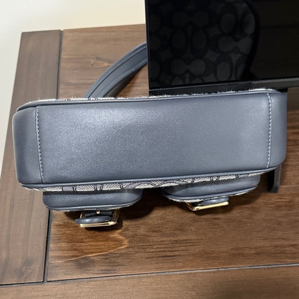 Coach Navy Blue & Gold Ashton Bag - Picture 3 of 4